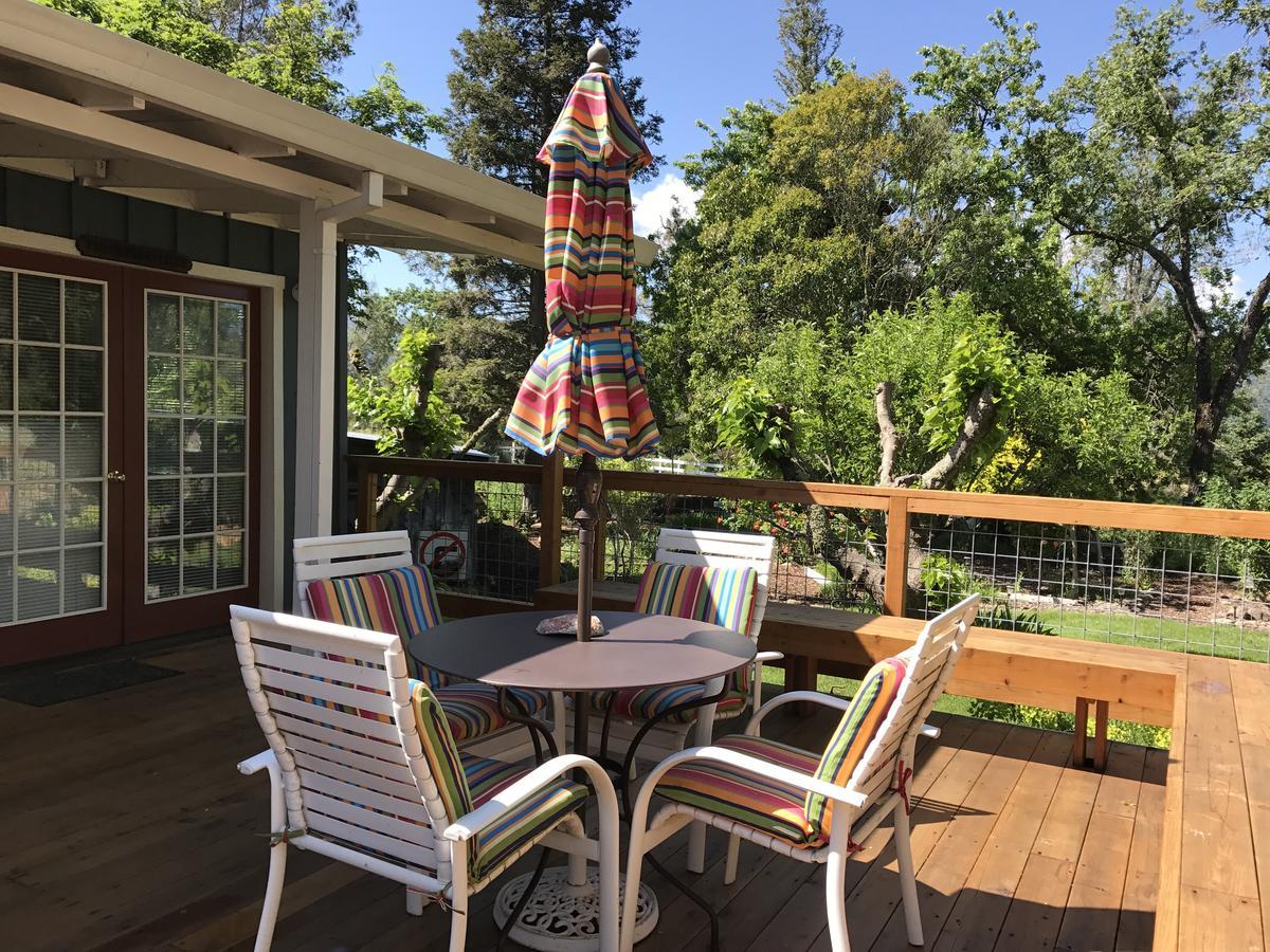 Trailside Inn Bed And Breakfast Calistoga Exterior photo