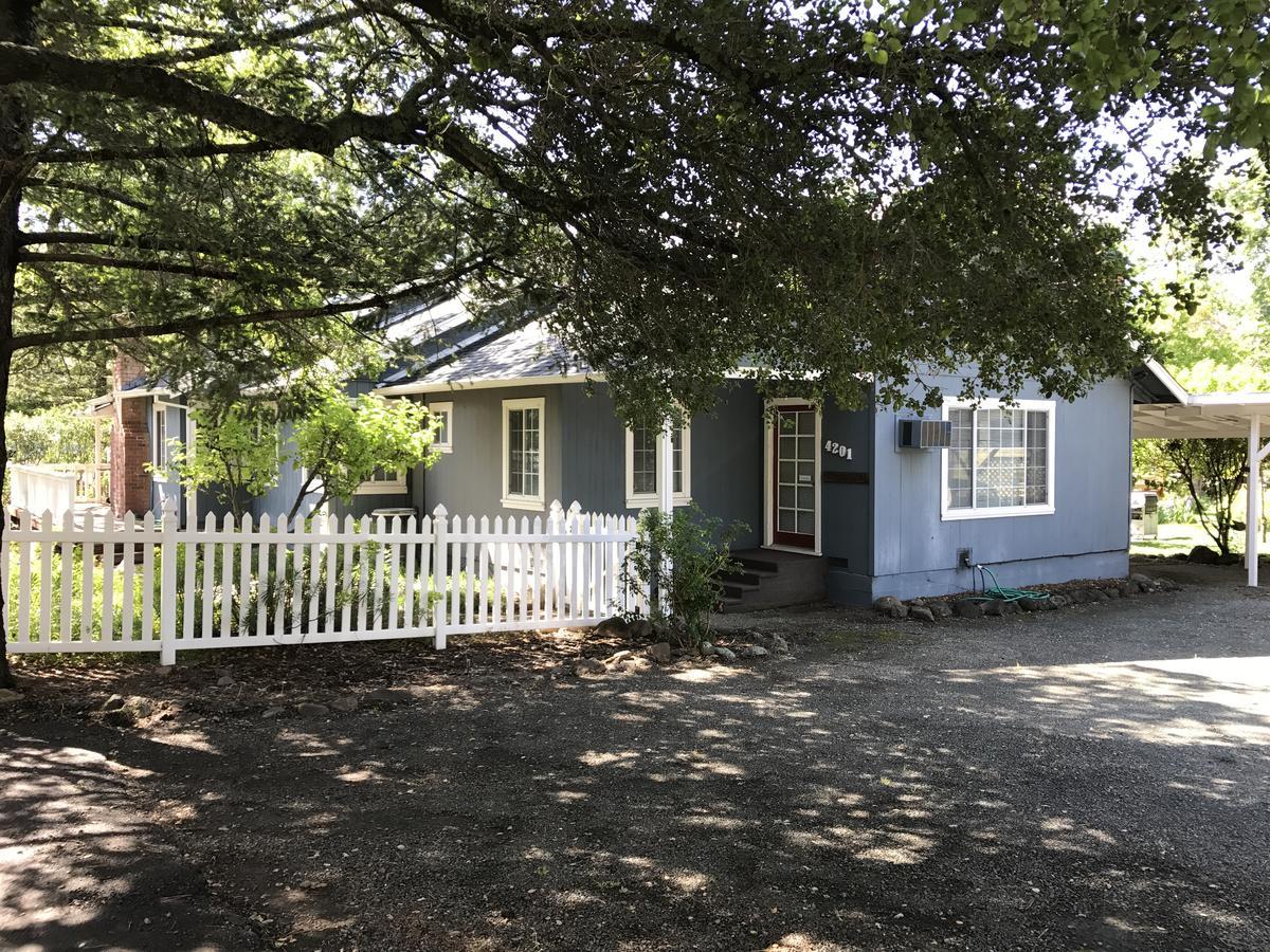 Trailside Inn Bed And Breakfast Calistoga Exterior photo